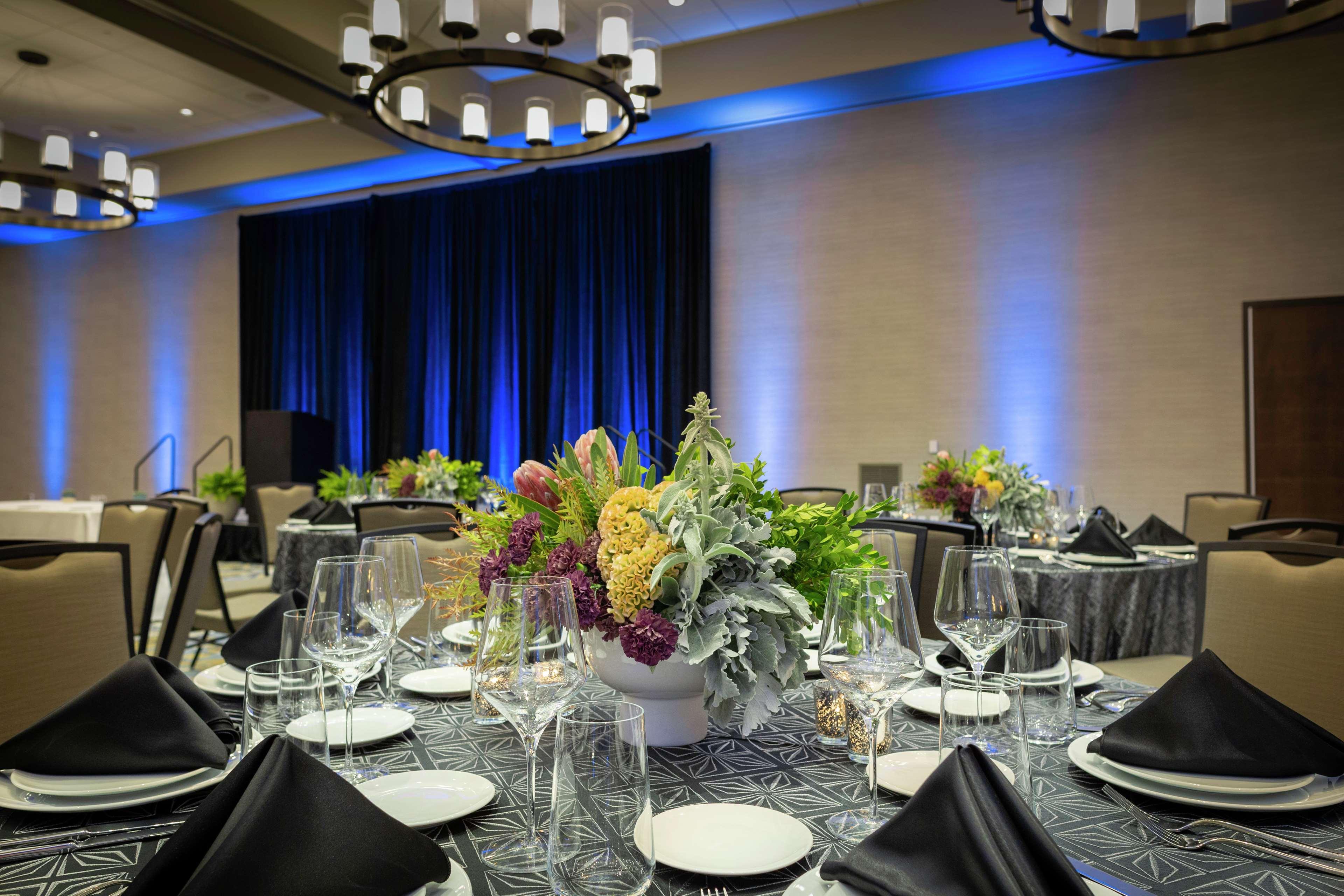 Embassy Suites By Hilton Grand Rapids Downtown Extérieur photo
